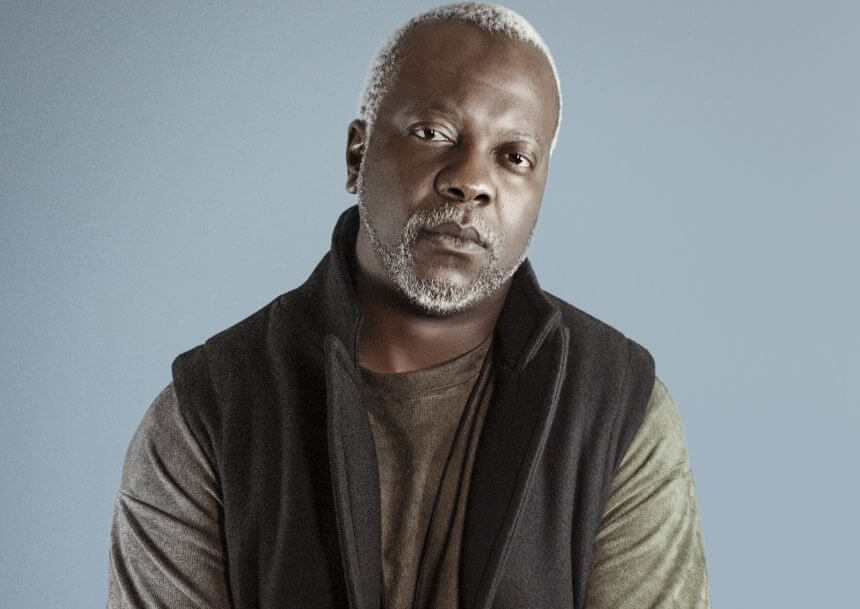 Zeraw-Vegas: Ο ρατσισμός που βίωσε και αυτό που τον συνδέει με τους αδελφούς Αντετοκούνμπο