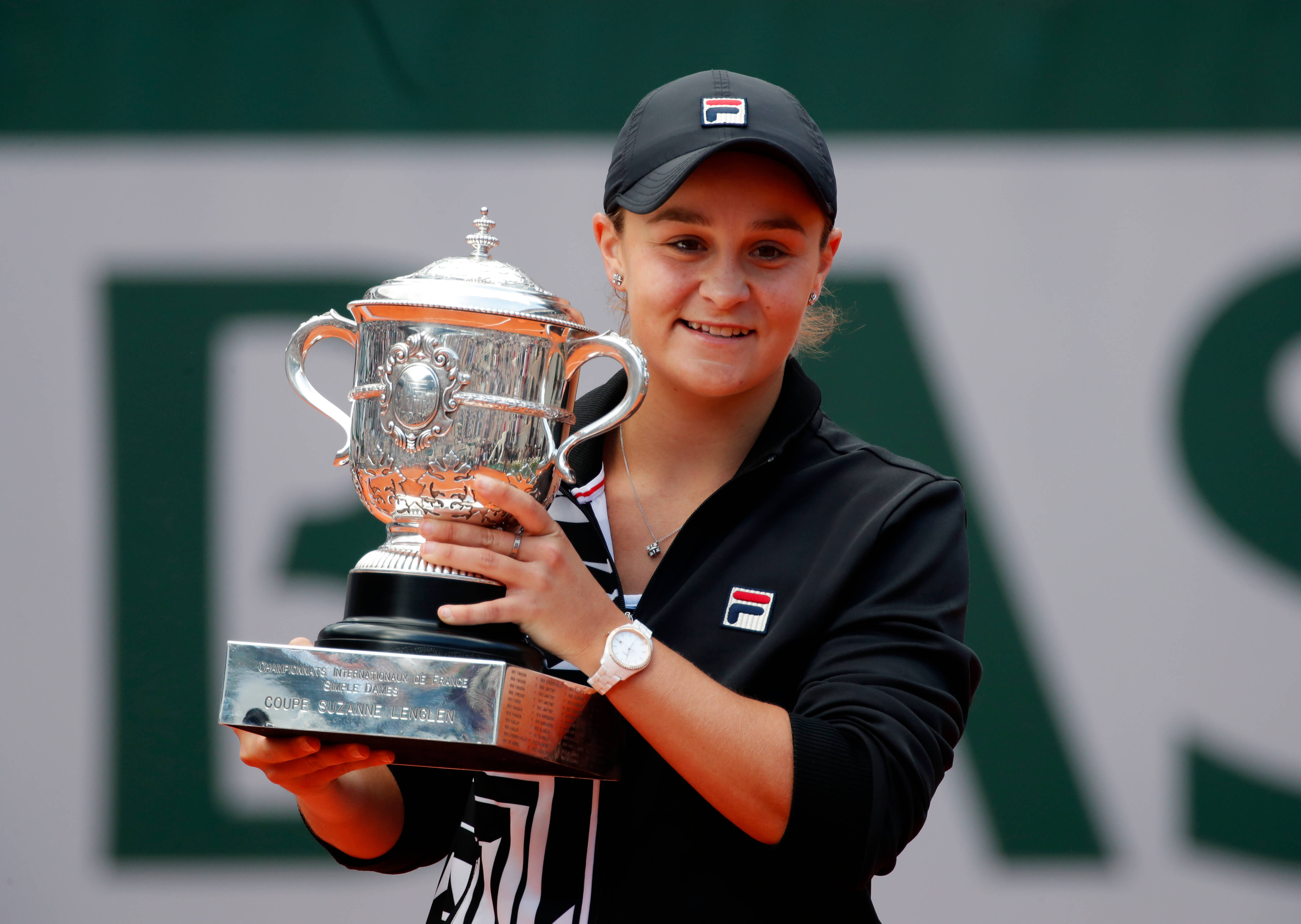 Roland Garros: Μπάρντι, η νέα… Βασίλισσα! Δάκρυα από Βοντρούσοβα