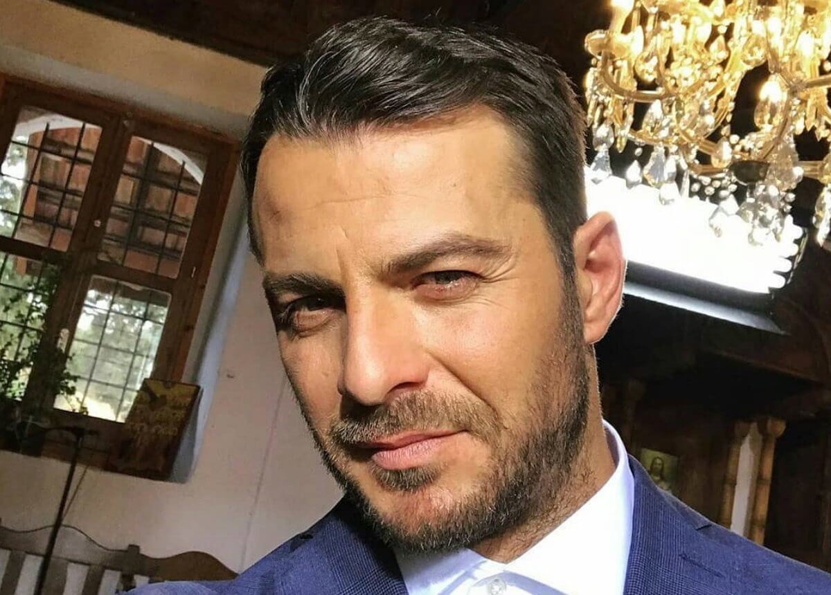 Ο Γιώργος Αγγελόπουλος ντύθηκε γαμπρός!