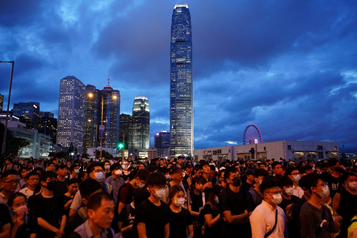 Χονγκ Κονγκ: Ο… θηλυκός “Κινγκ Κονγκ” που τρομοκρατεί τη νεολαία