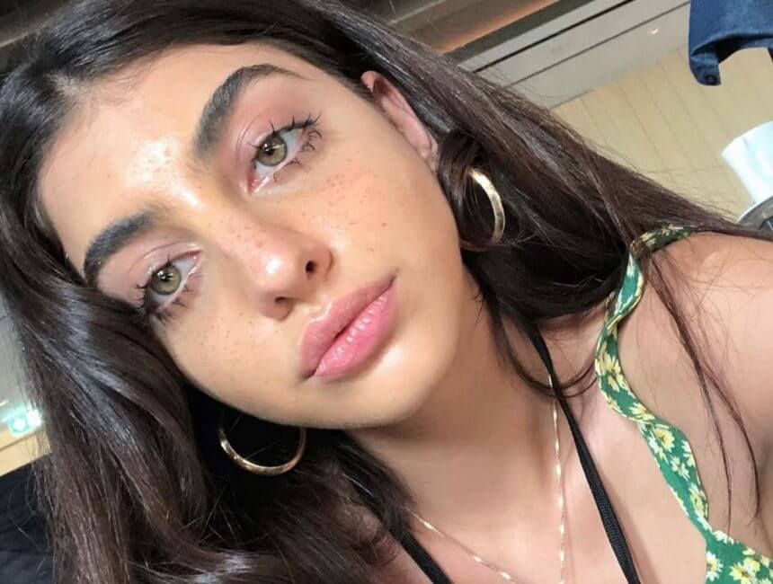 Η Ειρήνη Καζαριάν ποζάρει με τον αδερφό της και η ομοιότητά τους είναι απίστευτη!