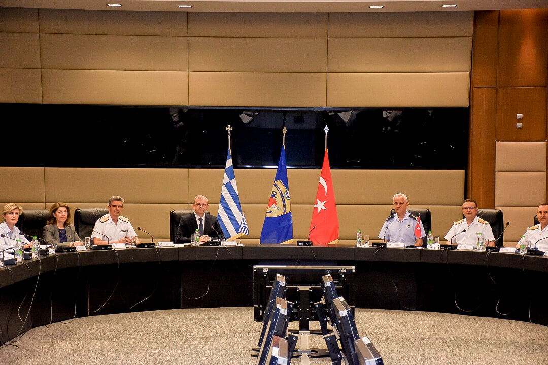 Παραίτηση-βόμβα του αντιστράτηγου επικεφαλής των συνομιλιών για τα ΜΟΕ με την Τουρκία