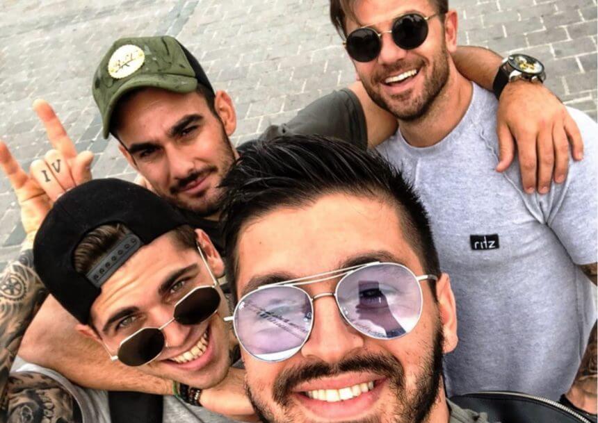 Στη Μυτιλήνη για την κηδεία του Πάνου Ζάρλα οι πρώην συμπαίκτες του από το Power of Love [pics]