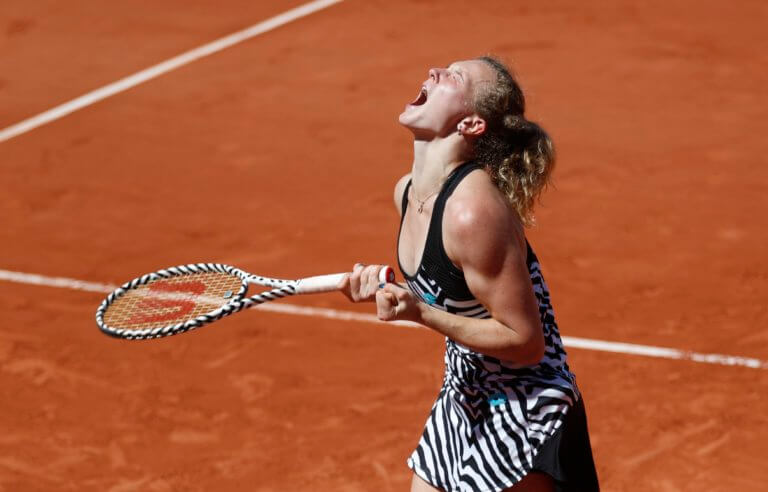 Roland Garros: Μετά την Σάκκαρη “πέταξε” και το Νο1 της παγκόσμιας κατάταξης