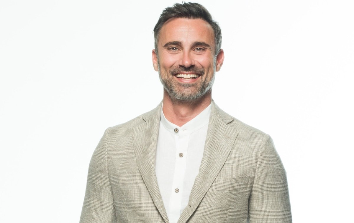 Αυτή είναι η πολυαναμενόμενη νέα δουλειά του Γιώργου Καπουτζίδη! Ποιοι παίζουν;