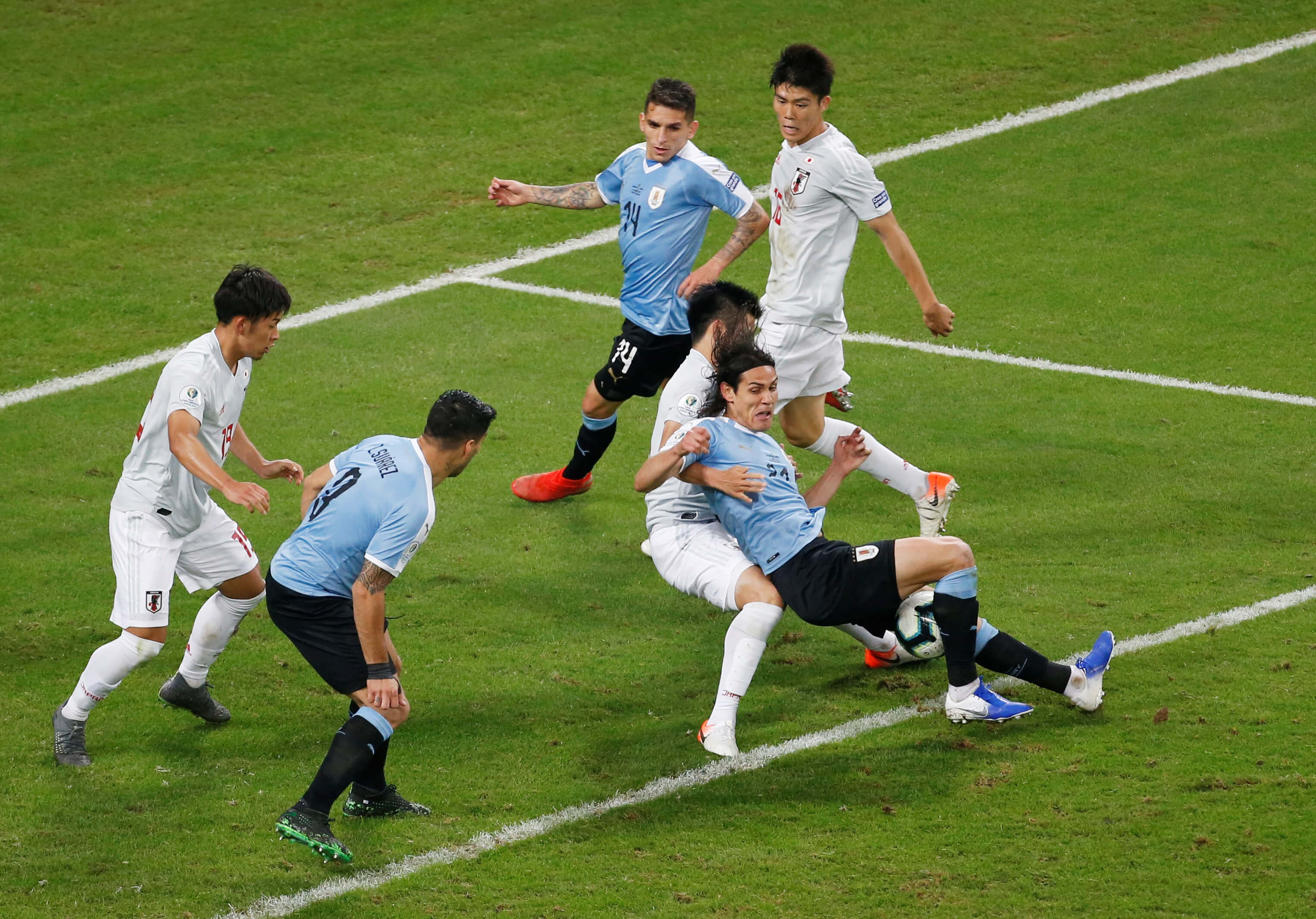 “Τρελό” παιχνίδι το Ουρουγουάη – Ιαπωνία! “Χ”άθηκε ευκαιρία πρόκρισης – video