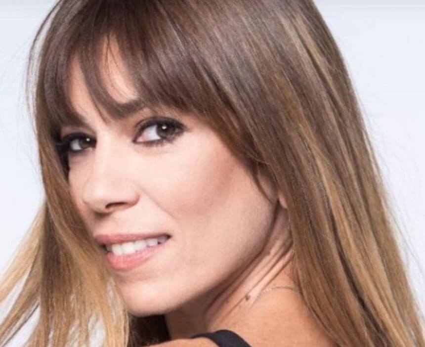 Η Μυρτώ Αλικάκη δεν είναι πια καστανή! Δείτε την απίστευτη αλλαγή που έκανε στα μαλλιά της!