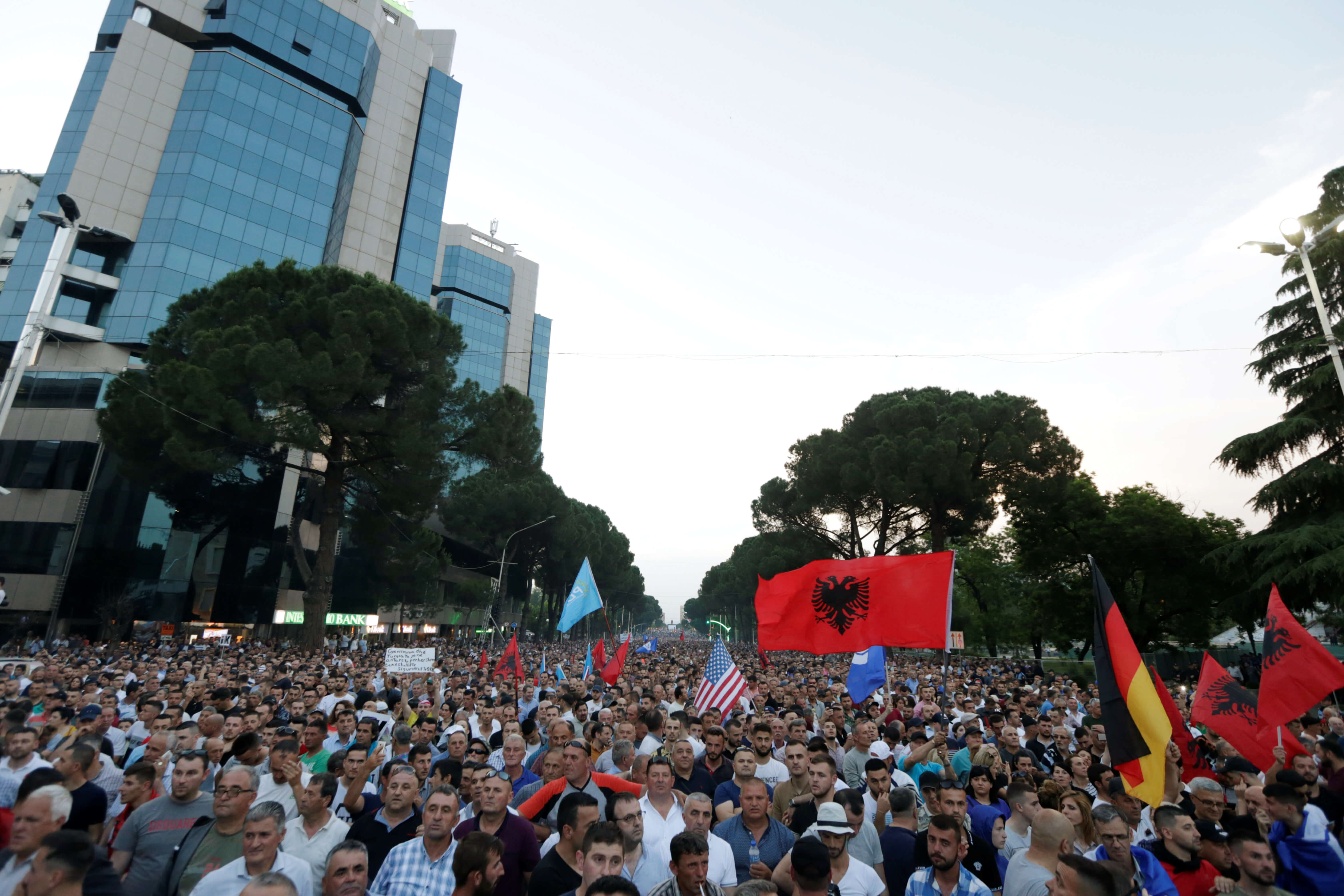 Αλβανία: Τελικά… Δημοτικές εκλογές ή όχι; “Βαθαίνει” η κρίση και η αβεβαιότητα