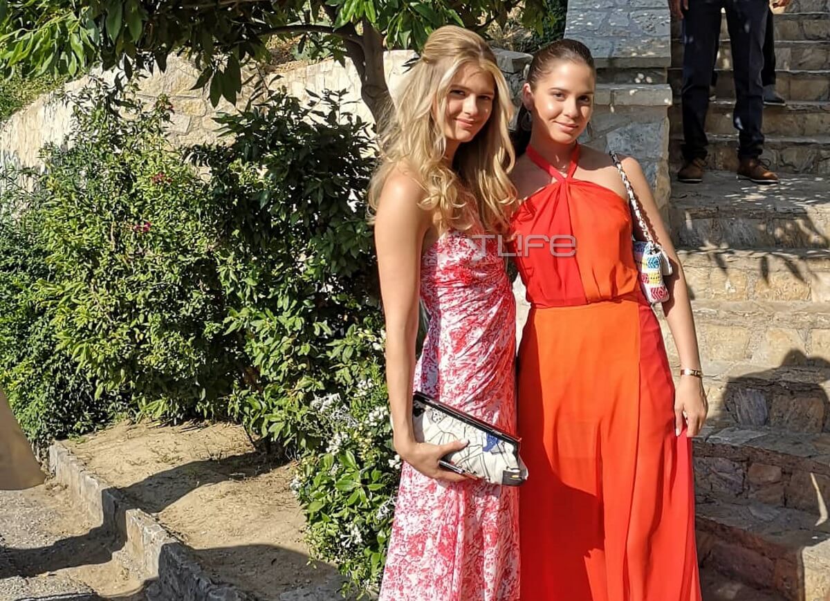 Αμαλία και Αλεξάνδρα Κωστοπούλου: Έκλεψαν την παράσταση με τις εντυπωσιακές εμφανίσεις τους στον γάμο Μπαλατσινού – Κικίλια