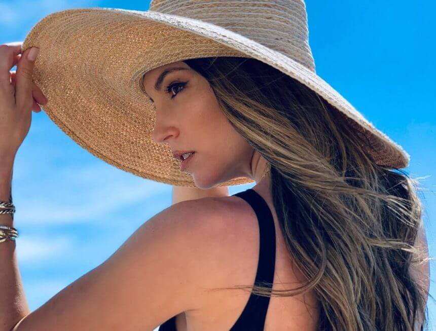 Η Αθηνά Οικονομάκου άλλαξε ξανά hair look!