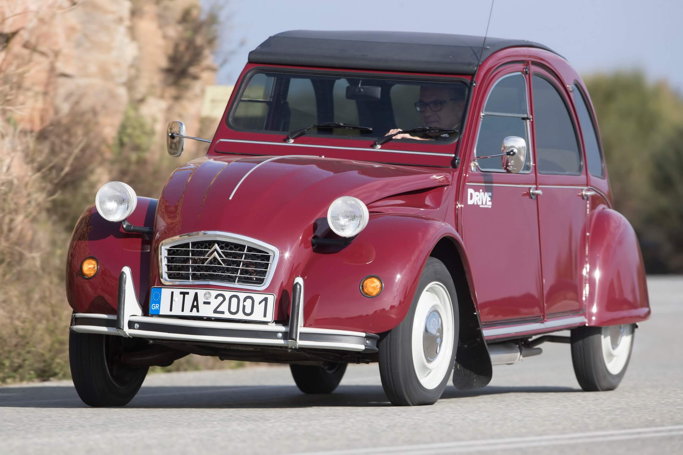 H Citroën απορρίπτει την επιστροφή του 2CV