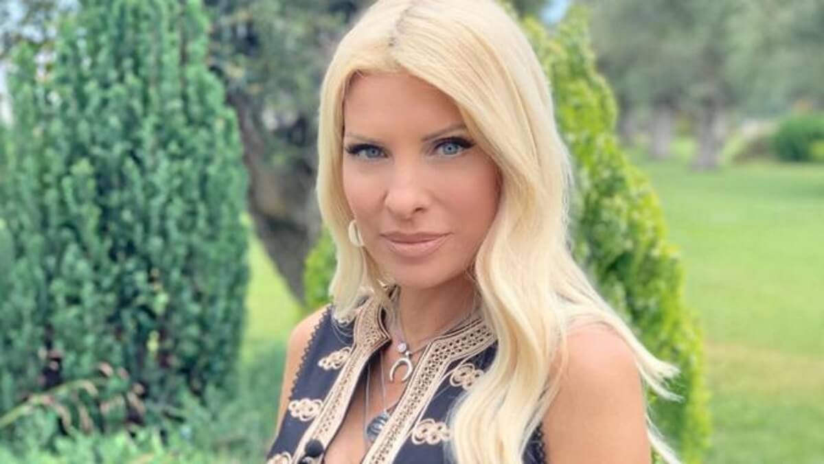 «Τελευταία φορά που είδα την Ελένη Μενεγάκη ήταν στην κηδεία του Κώστα Καρρά! Δυσκολεύτηκε να με γνωρίσει»