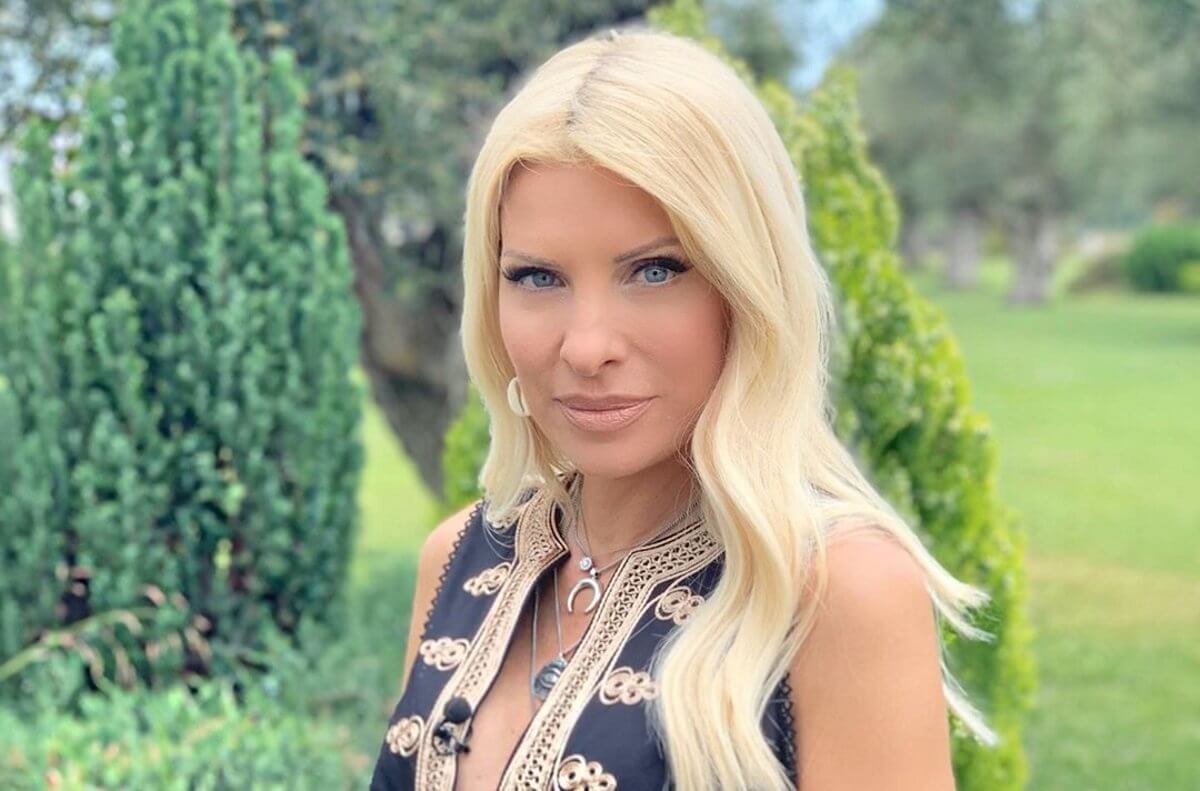 Πού βρίσκεται η Ελένη Μενεγάκη αυτό το Σαββατοκύριακο;