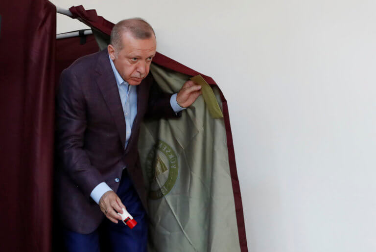 Κωνσταντινούπολη: Αυξημένη συμμετοχή περιμένει ο Ερντογάν - "Περιμένω οι πολίτες να κάνουν την... σωστή επίλογή"