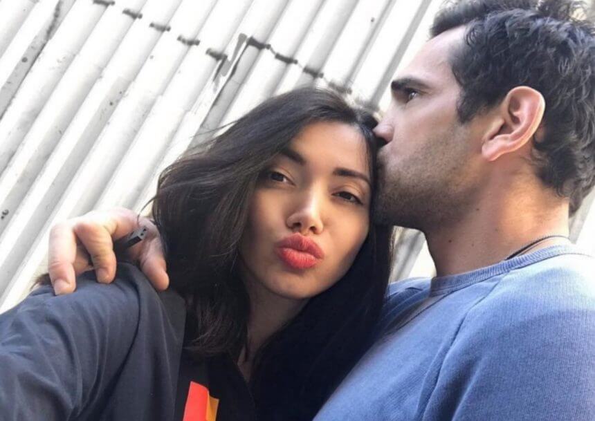 Ξέγνοιαστες στιγμές στη Μύκονο για την Όλγα Φαρμάκη και τον σύντροφό της, Σταύρο Μαντόπουλο! [video]