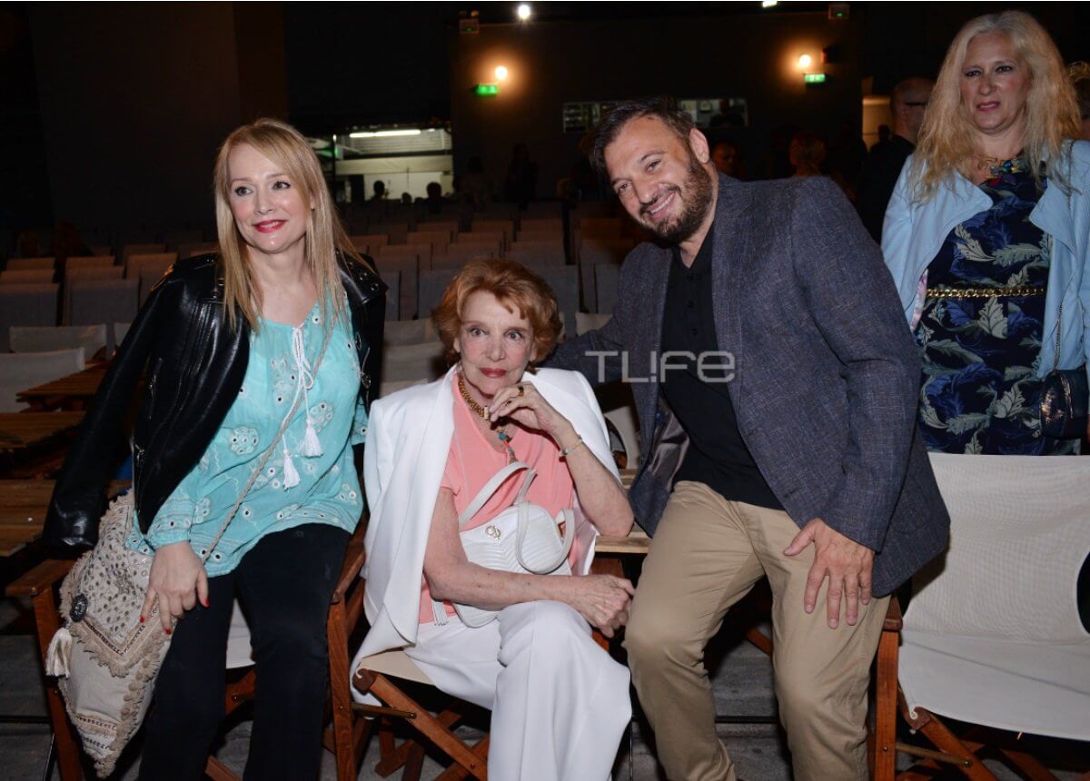 Επώνυμοι καλεσμένοι στην avant premiere του Χρήστου Φερεντίνου στο θέατρο!