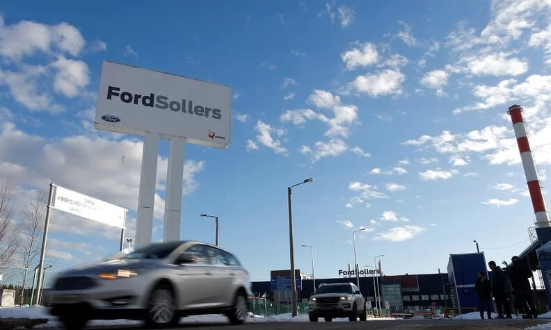 Η Ford πουλάει τα εργοστάσιά της στη Ρωσία