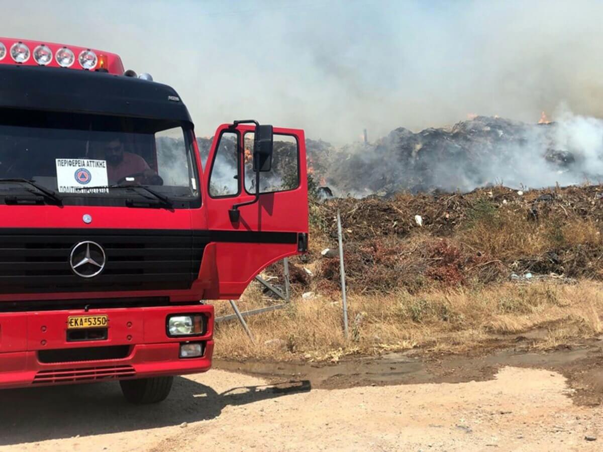 Φωτιά στο Λαύριο κοντά στο εργοστάσιο της ΕΒΟ!