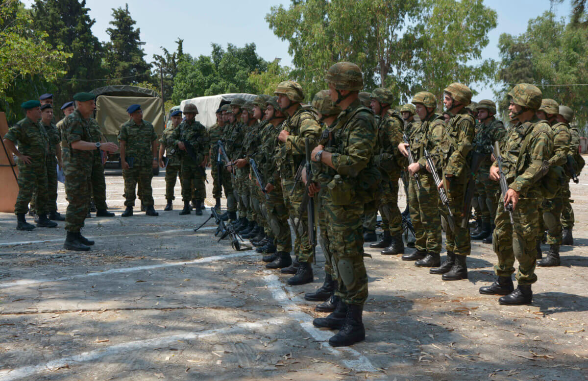 “Απρόσμενη” επίσκεψη του Γενικού Επιθεωρητή Στρατού σε Μονάδες της Ρόδου! [pics]
