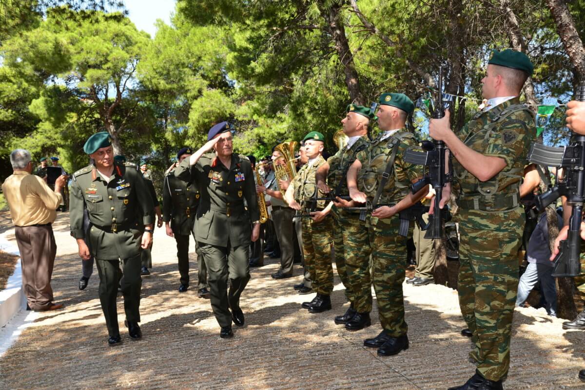 Σε κλίμα συγκίνησης το μνημόσυνο για τους πεσόντες Ιερολοχίτες και Καταδρομείς του Στρατού Ξηράς! [pics]