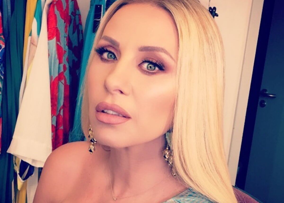 Η Γωγώ Μαστροκώστα κάνει πεζοπορία στους καταρράκτες της Λευκάδας! [pic]