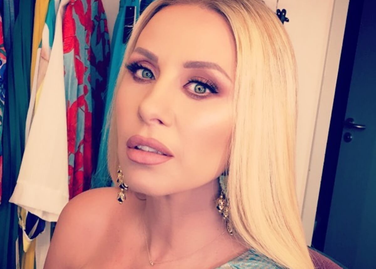 Η Γωγώ Μαστροκώστα κάνει πεζοπορία στους καταρράκτες της Λευκάδας! [pic]