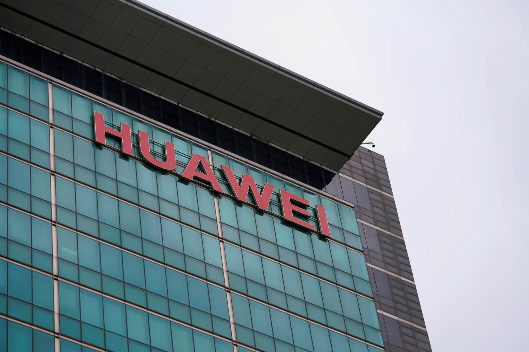“Μυστική συνεργασία της Huawei με τις ένοπλες δυνάμεις της Κίνας”