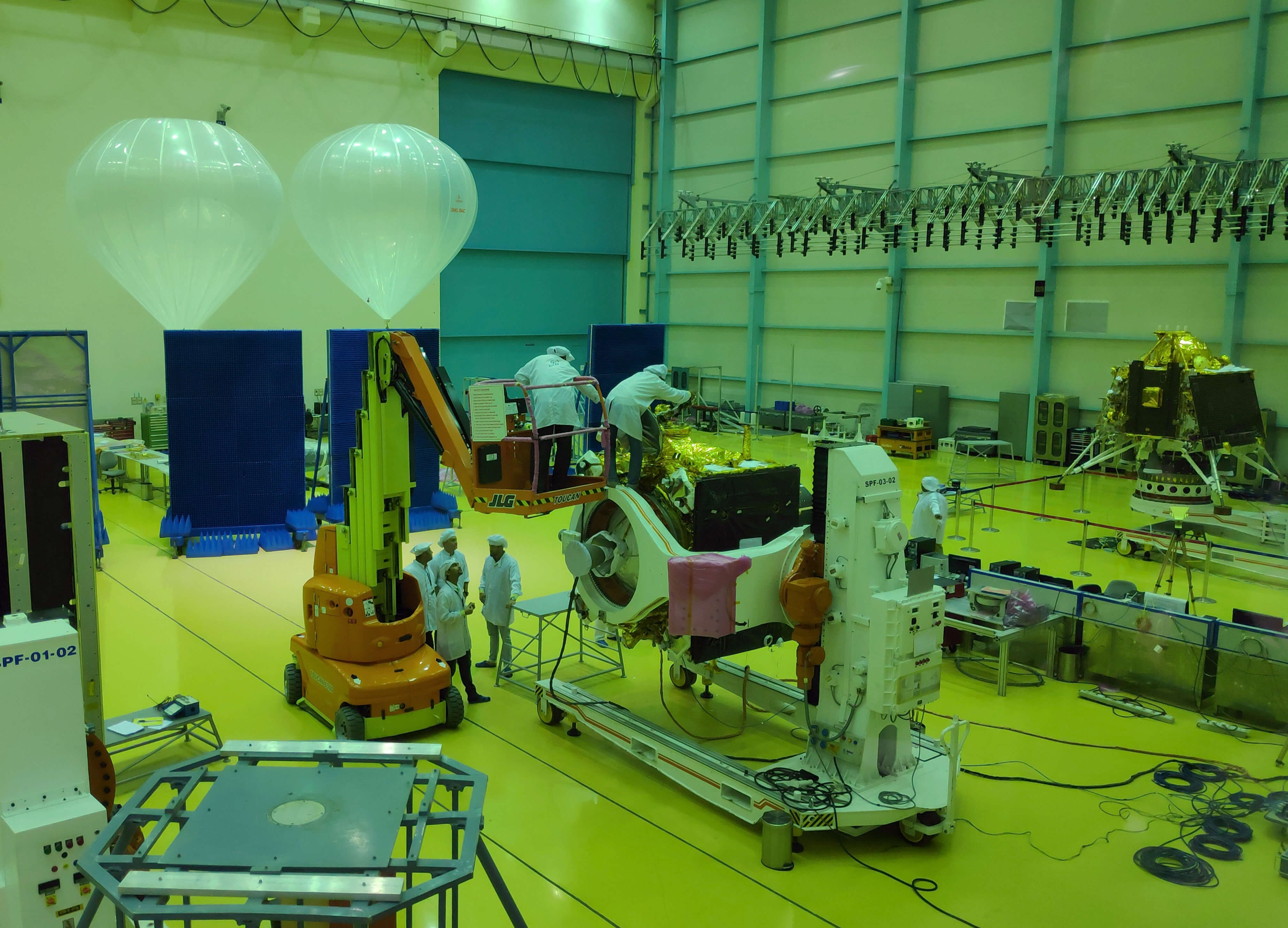 Ινδία: Στέλνει το Chandrayaan-2 τον Ιούλιο στη Σελήνη [video]