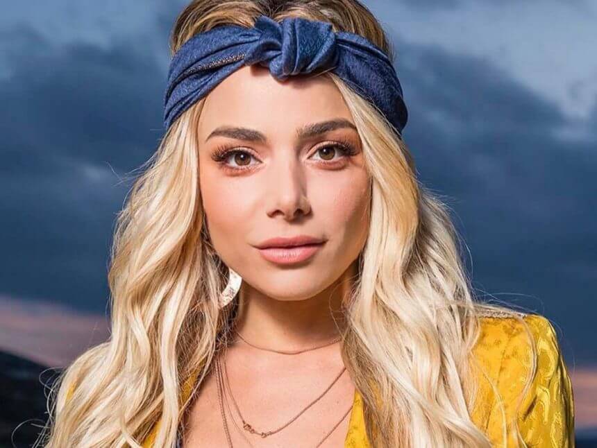 Η εξομολόγηση της Josephine: Οι κρίσεις πανικού, οι ανασφάλειες και η σχέση με τη θρησκεία