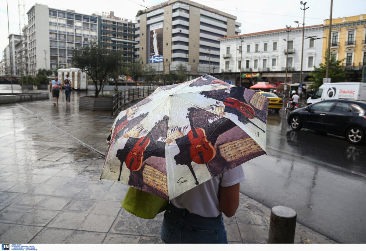 Καιρός σήμερα: Μαγιό στις… ντουλάπες και ομπρέλες ανά χείρας – Βροχές σε όλη την χώρα