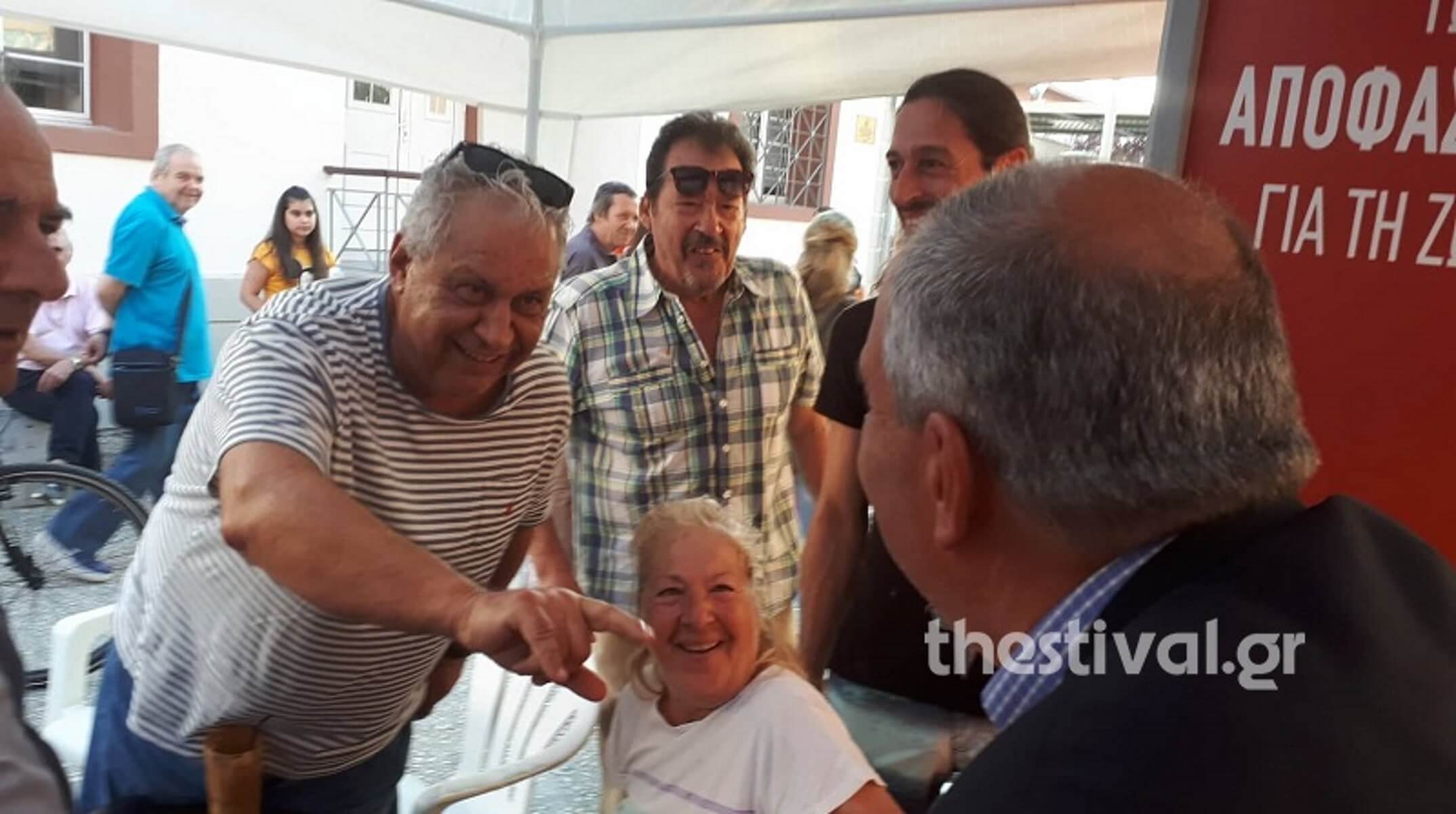 Ο Κώστας Καραμανλής στο περίπτερο του ΣΥΡΙΖΑ στη Θεσσαλονίκη!