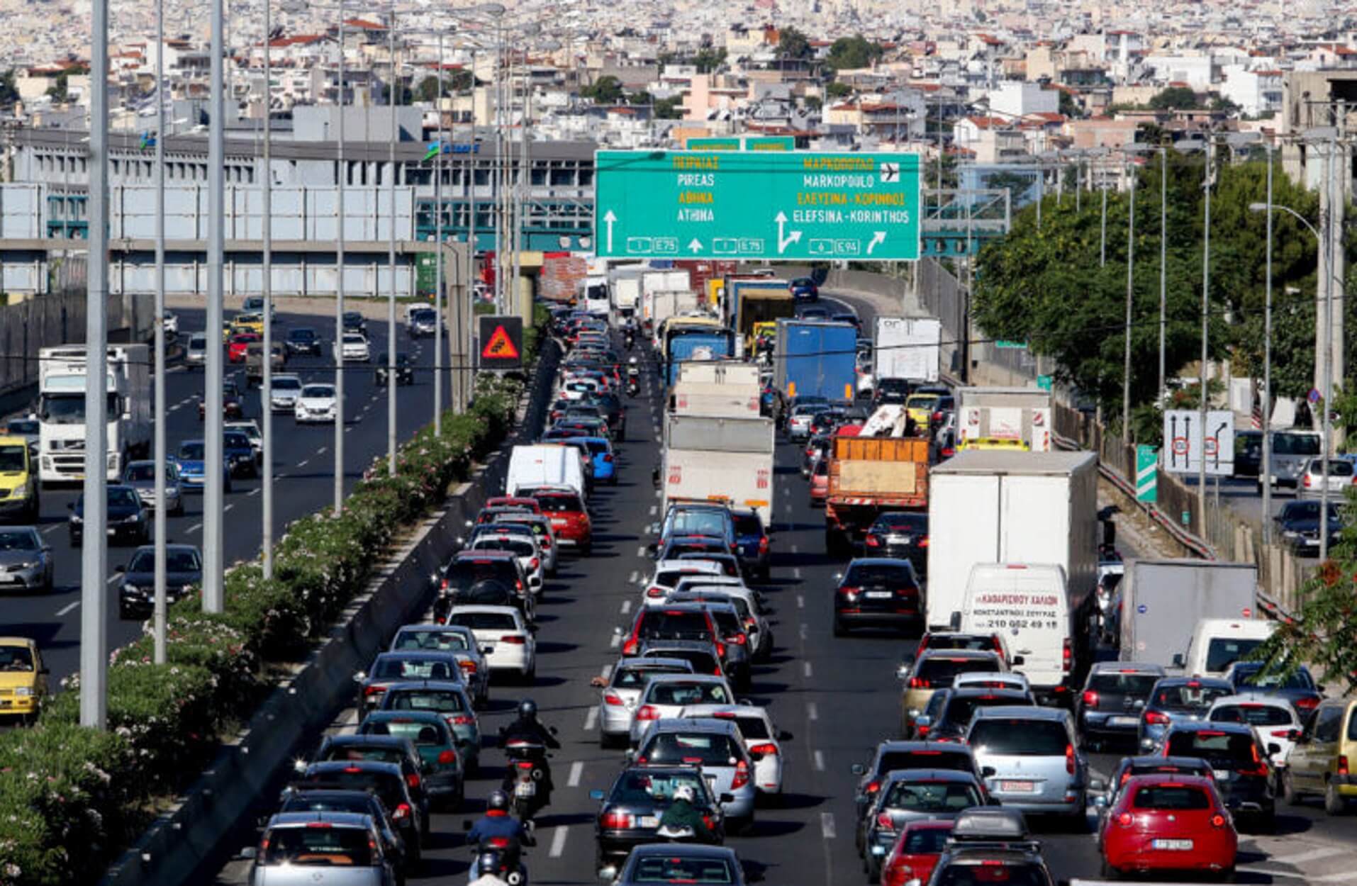 Μποτιλιάρισμα στην Αττική Οδό μετά από τροχαία ατυχήματα!