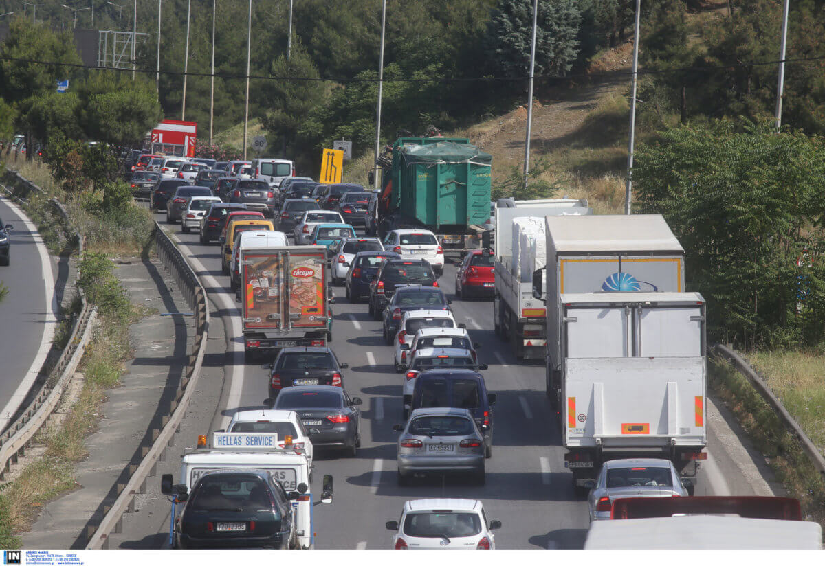 Δεκαπενταύγουστος – Κυκλοφοριακές ρυθμίσεις: Τι ισχύει στις εθνικές οδούς για τα φορτηγά