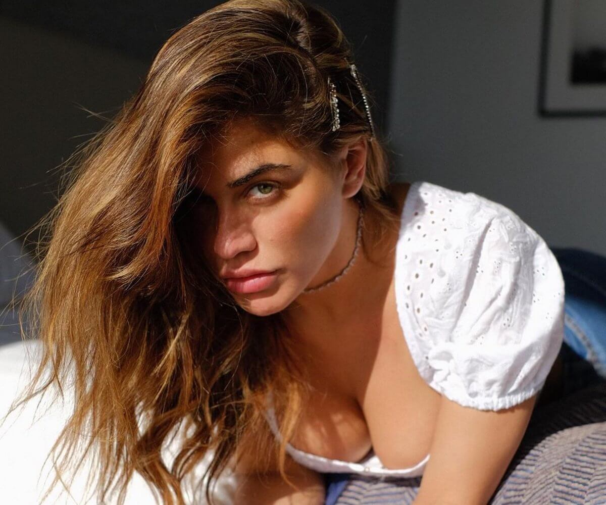 Το κόκκινο μαγιό της Κόνι Μεταξά που “έριξε” το Instagram!