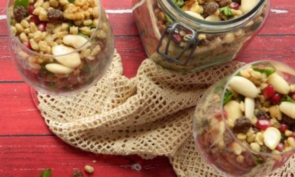 Γιατί τα υλικά στα κόλλυβα πρέπει να είναι εννέα