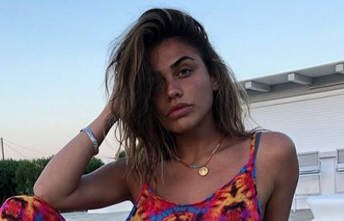 “Φωτιά” η Κόνι Μεταξά με το μπικίνι της στην Πάρο!