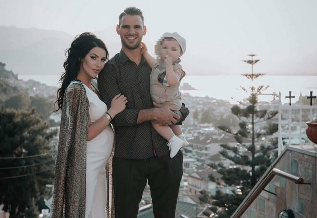 Η Ζέτα Θεοδωροπούλου και ο Παναγιώτης Ταχτσίδης βάφτισαν τον 11 μηνών γιο τους!