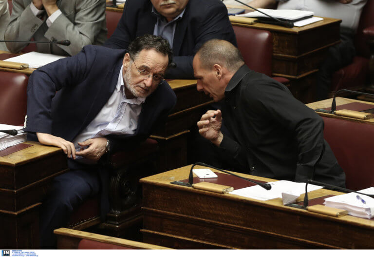 Λαφαζάνης κατά Βαρουφάκη! «Ανεπίτρεπτο έγκλημα σε βάρος του τόπου και του λαού μας»
