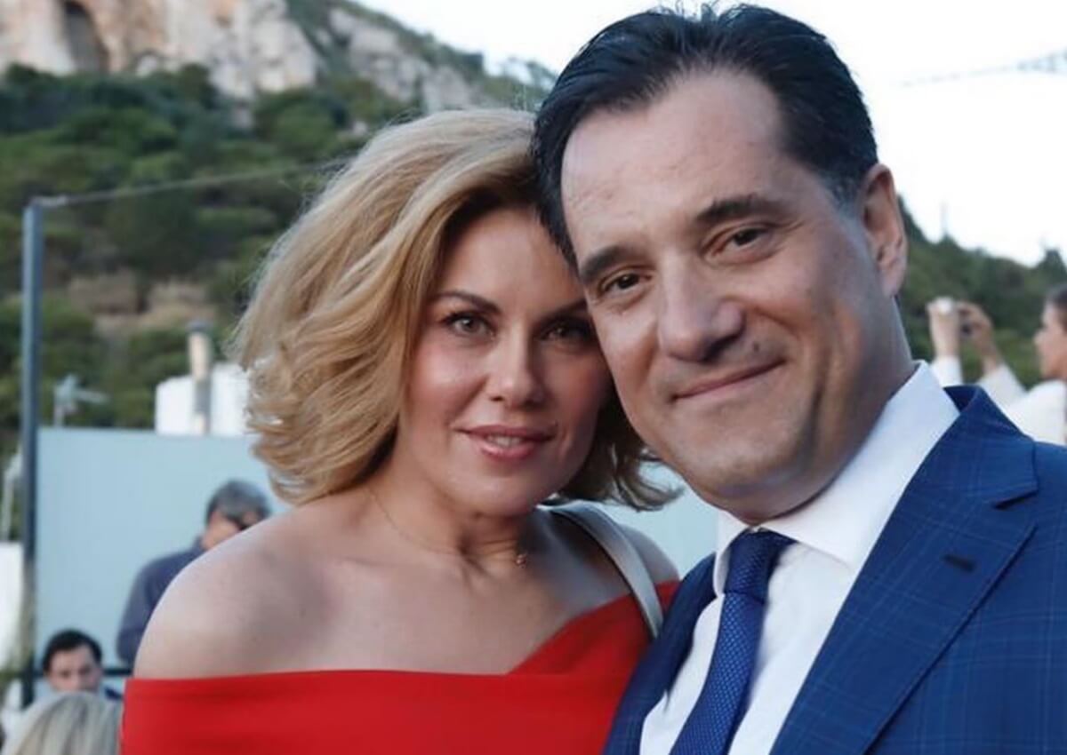 Άδωνις Γεωργιάδης – Ευγενία Μανωλίδου:  Με ρομαντικό δείπνο γιόρτασαν την επέτειο για τα 10 χρόνια γάμου!