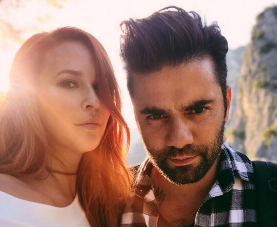 Η Σίσσυ Χρηστίδου φωτογραφίζει τον Θοδωρή Μαραντίνη με την εντυπωσιακή τούρτα των γενεθλίων του!