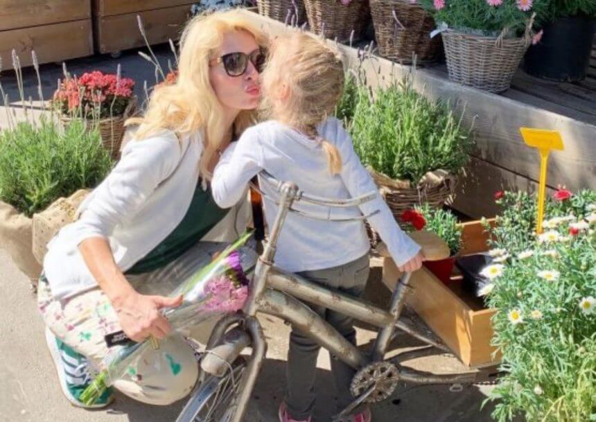 Η αποκάλυψη της Ελένης Μενεγάκη για τη μικρή Μαρίνα στα social media – Τι κοινό έχει με τον Άγγελο Λάτσιο;