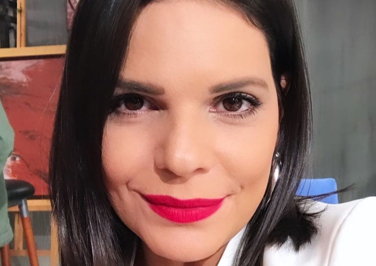 Η Μαρίνα Ασλάνογλου ποζάρει χωρίς ίχνος μακιγιάζ και μας δείχνει το πραγματικό πρόσωπό της!