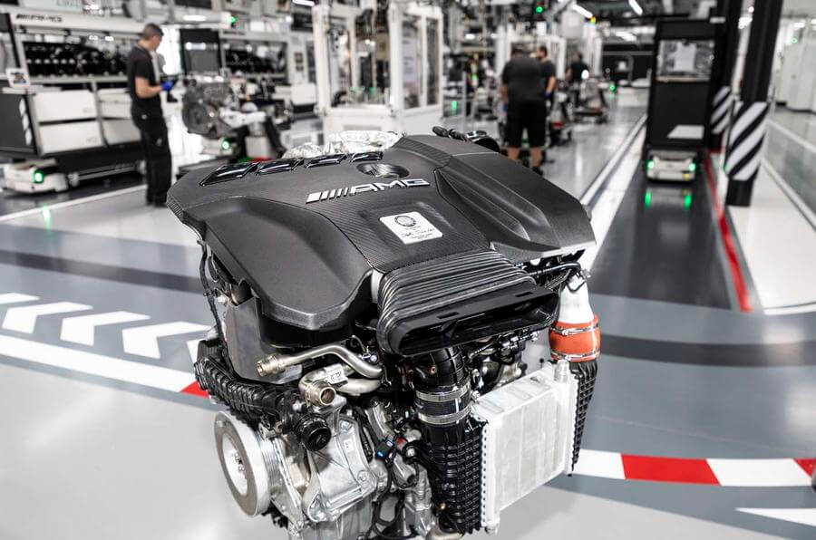 Η Mercedes βάζει στην παραγωγή τον ισχυρότερο τετρακύλινδρο κινητήρα στον κόσμο