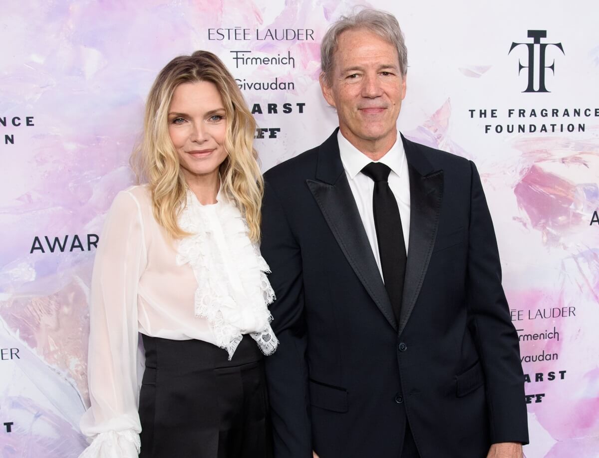 Η Michelle Pfeiffer με τον επί 26 χρόνια άντρα της σε μια σπάνια εμφάνιση!