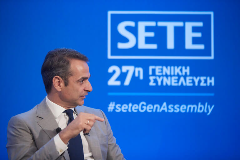 τεράστιο όργιο κόμμα