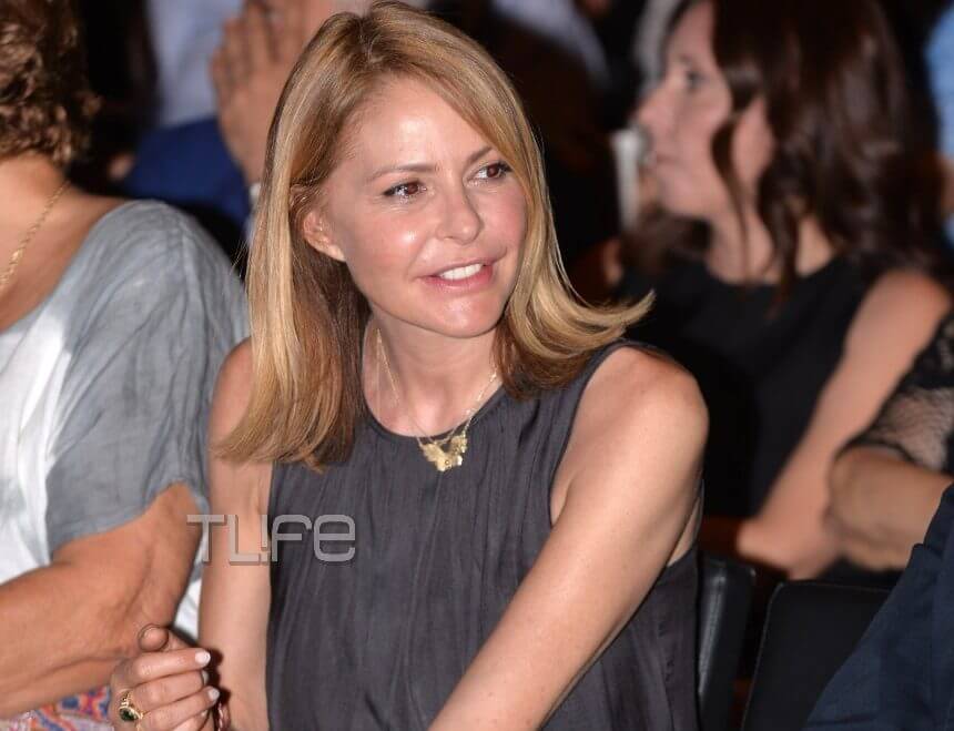 Η Τζένη Μπαλατσινού στο πλευρό του συζύγου της, Βασίλη Κικίλια στην προεκλογική ομιλία του