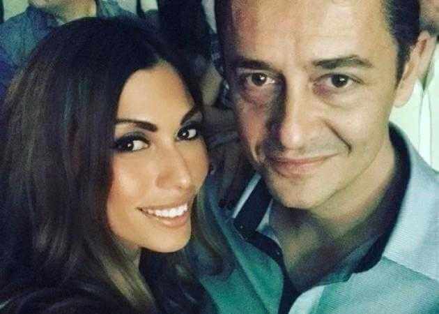 Κι όμως! Ο Αντώνης Σρόιτερ έριξε την σύζυγό του, Ιωάννα Μπούκη, στην πισίνα με τα ρούχα