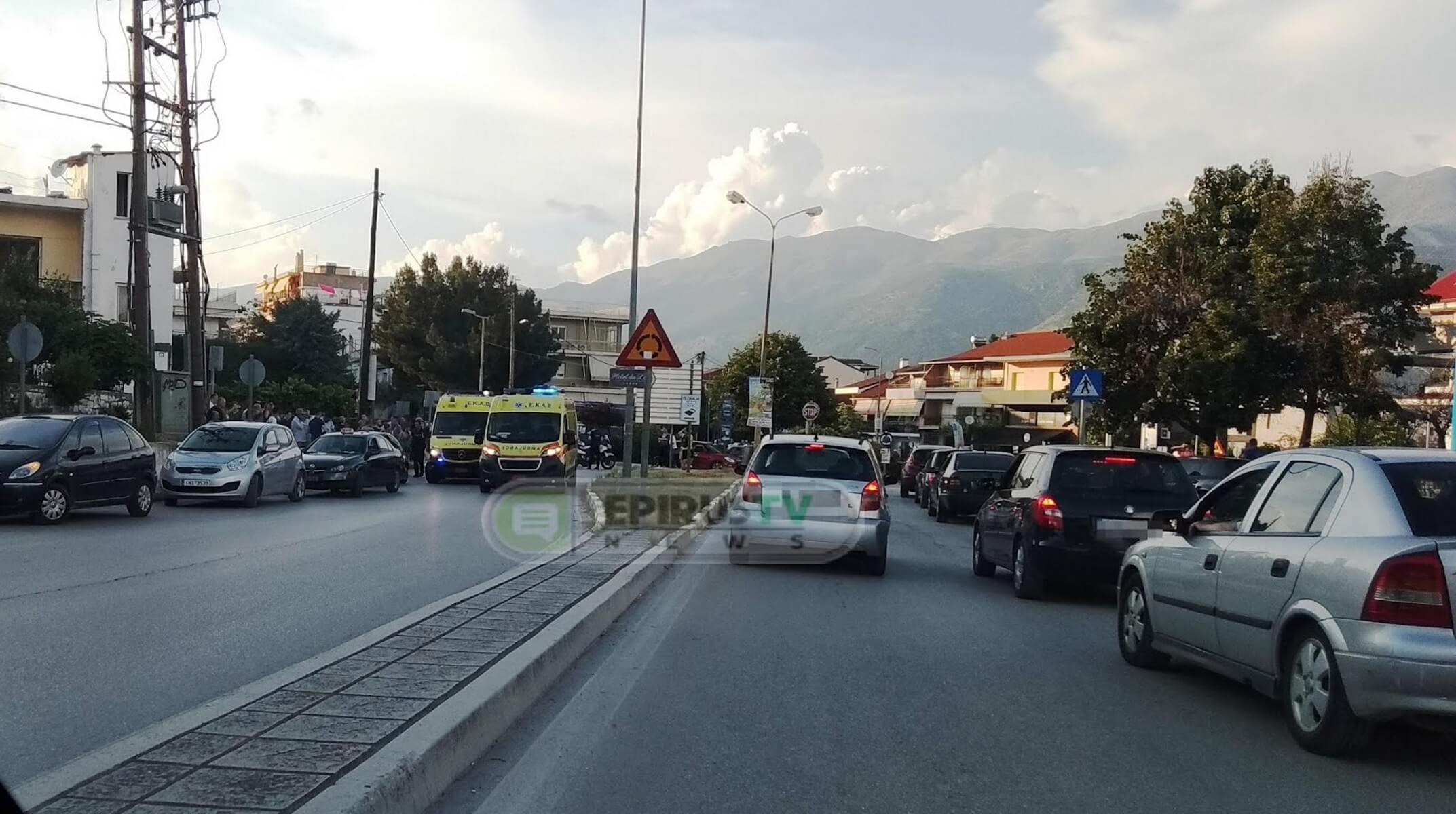 Ιωάννινα: 19χρονος τραυματίστηκε σοβαρά από αυτοκίνητο