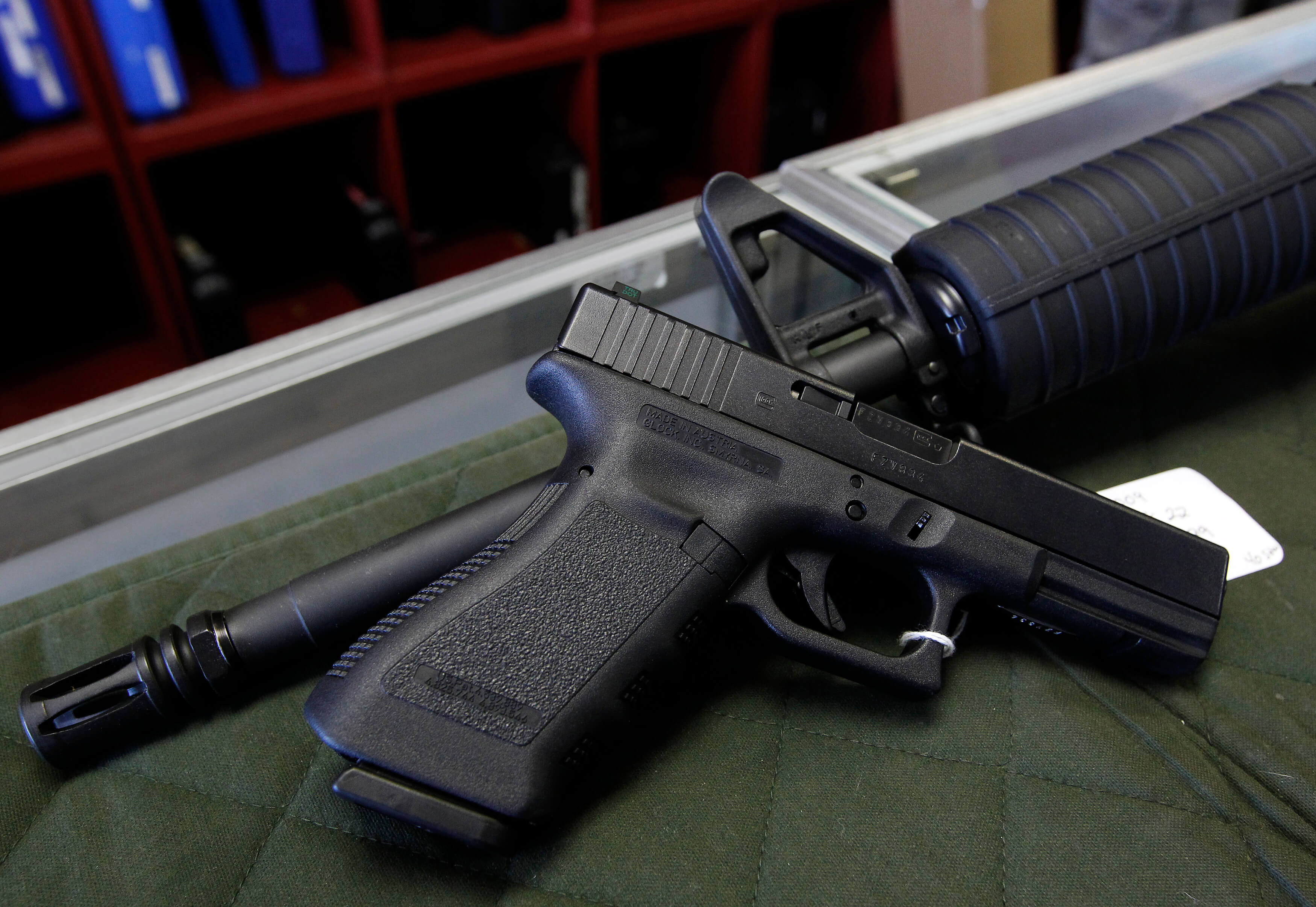 ΗΠΑ: Πάνω από 200 δήμαρχοι καλούν τη Γερουσία να ελέγξει την αγορά των όπλων