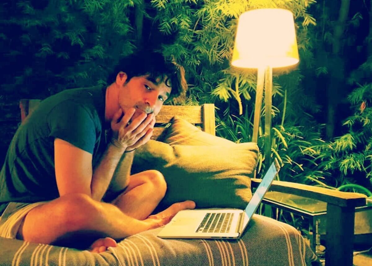 Ξέσπασε ο Χριστόφορος Παπακαλιάτης: «Καλές οι selfies, τα ηλιοβασιλέματα και οι παραλίες. όμως…»